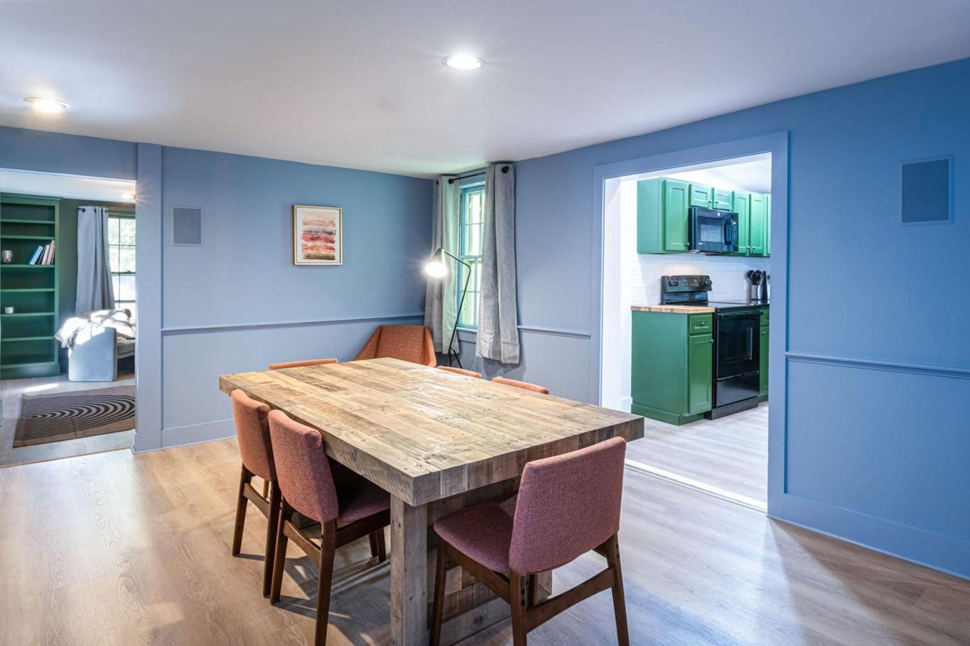Riverhouse By Weekender Formerly Jack Daniels Inn Peterborough Room photo