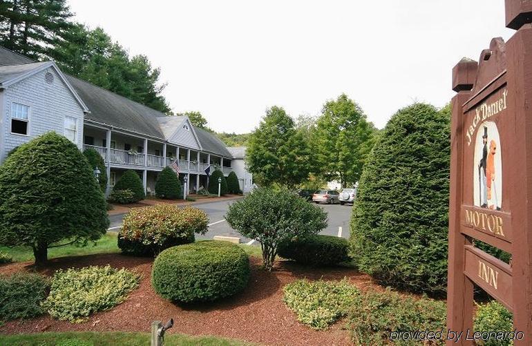 Riverhouse By Weekender Formerly Jack Daniels Inn Peterborough Exterior photo